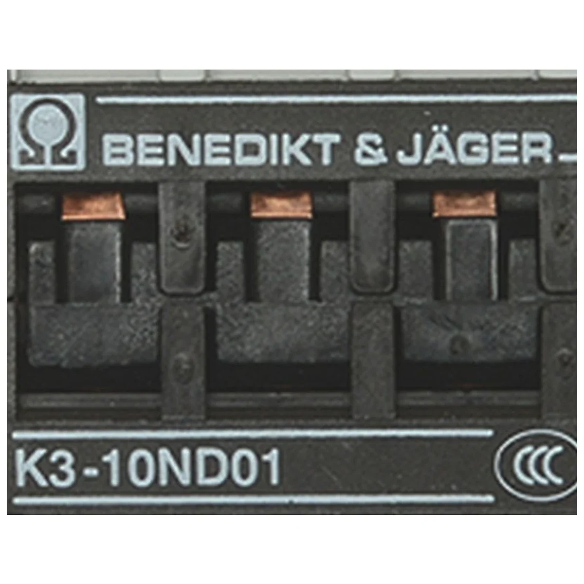 Nærbillede af typeskiltet med K3-10ND01